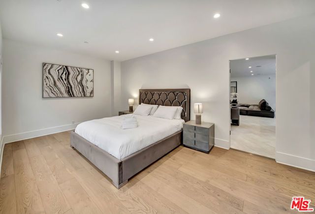 721 N Beverly Drive, Beverly Hills, CA 90210