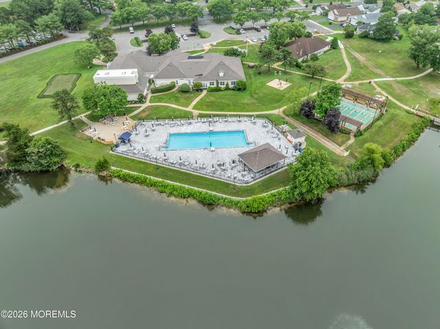 76 Red Hill Road, Manchester, NJ 08759