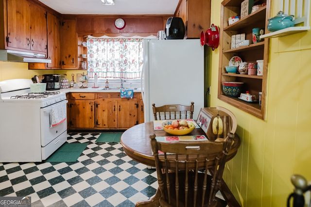 205 Matthews Street, Barnesville, GA 30204