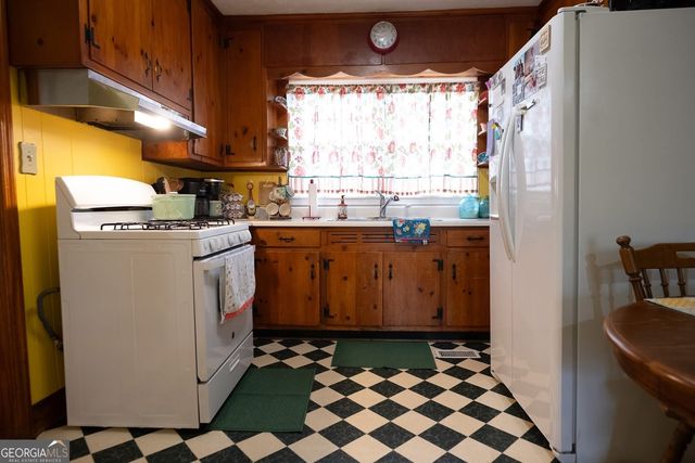 205 Matthews Street, Barnesville, GA 30204