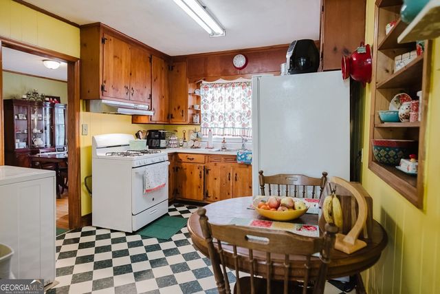 205 Matthews Street, Barnesville, GA 30204