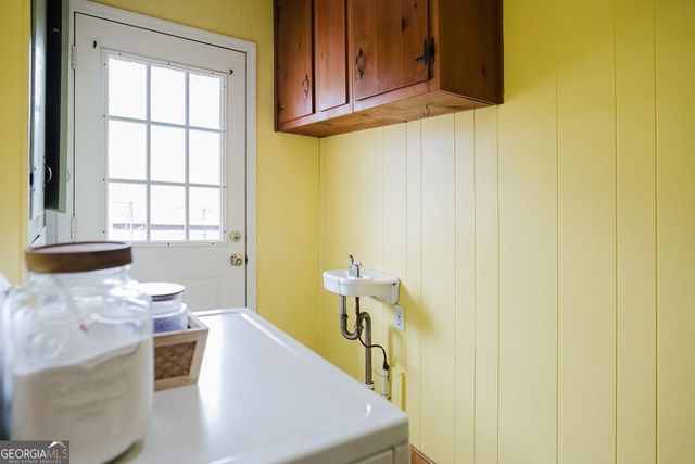 205 Matthews Street, Barnesville, GA 30204