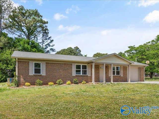6002 Trisha Lane, Huntsville, AL 35811