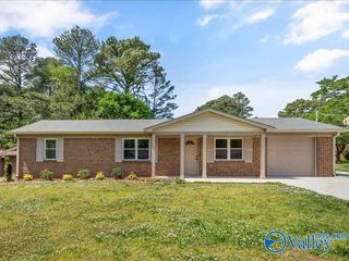 6002 Trisha Lane, Huntsville, AL 35811