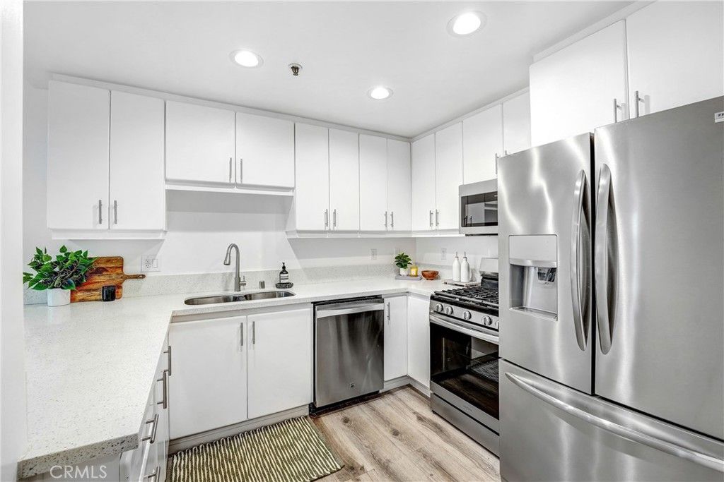 335 S Sierra Madre 203B, Pasadena, CA 91107 — exterior