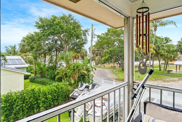 2101 N Palm Circle, North Palm Beach, FL 33408