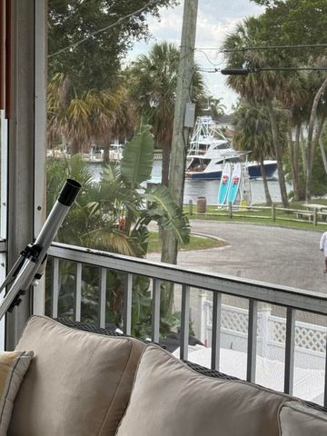 2101 N Palm Circle, North Palm Beach, FL 33408