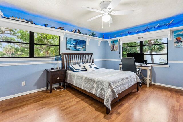 2101 N Palm Circle, North Palm Beach, FL 33408