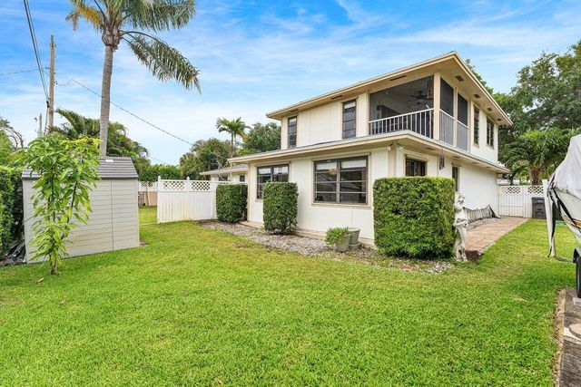 2101 N Palm Circle, North Palm Beach, FL 33408
