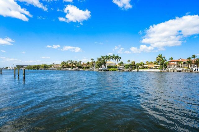 2101 N Palm Circle, North Palm Beach, FL 33408