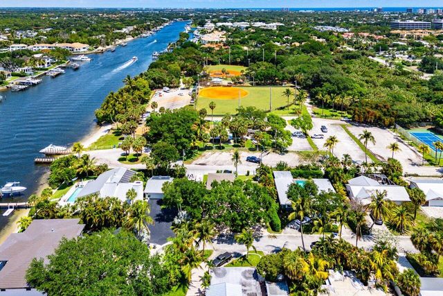 2101 N Palm Circle, North Palm Beach, FL 33408