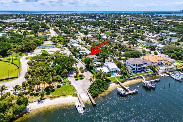 2101 N Palm Circle, North Palm Beach, FL 33408