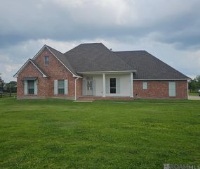 16384 Ronnie Rd, Prairieville, LA 70769