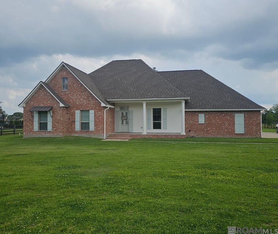 16384 Ronnie Rd, Prairieville, LA 70769