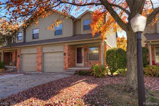 446 Oakgrove Court, Clawson, MI 48017