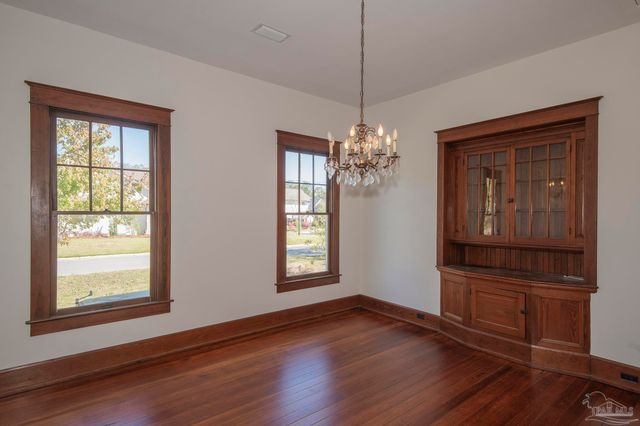 1725 N 15th Ave, Pensacola, FL 32503