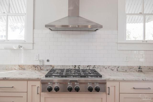 1725 N 15th Ave, Pensacola, FL 32503