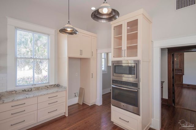 1725 N 15th Ave, Pensacola, FL 32503