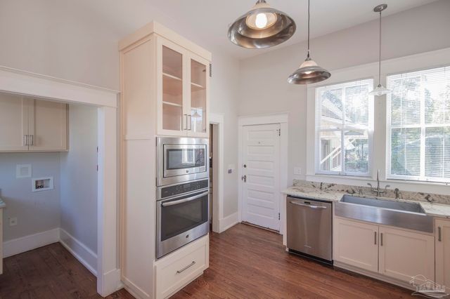 1725 N 15th Ave, Pensacola, FL 32503