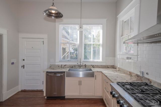 1725 N 15th Ave, Pensacola, FL 32503