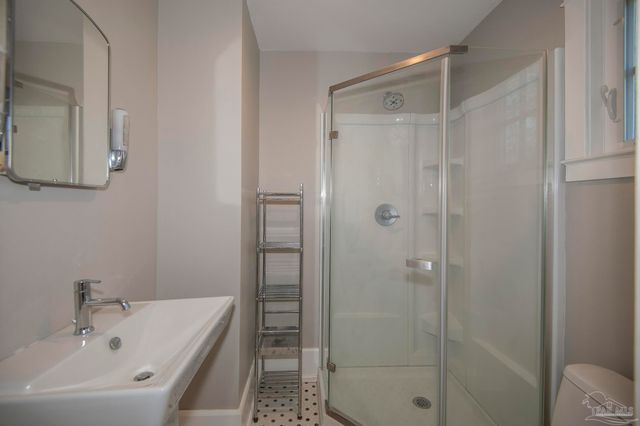 1725 N 15th Ave, Pensacola, FL 32503