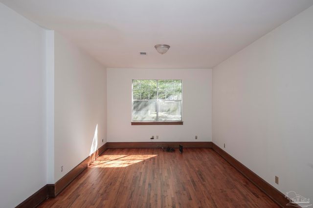 1725 N 15th Ave, Pensacola, FL 32503