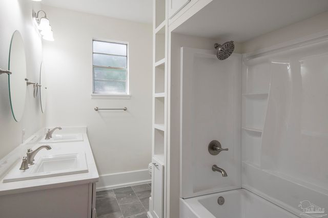 1725 N 15th Ave, Pensacola, FL 32503