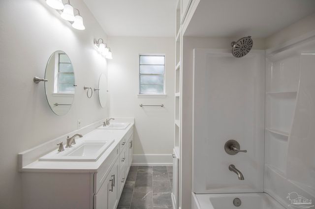 1725 N 15th Ave, Pensacola, FL 32503