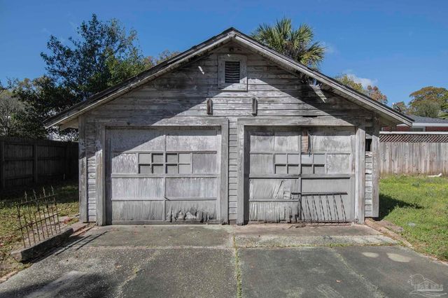 1725 N 15th Ave, Pensacola, FL 32503