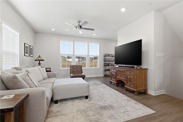 408 Scharberry Ln, Mars Boro, PA 16046