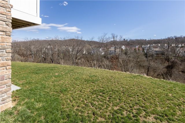 408 Scharberry Ln, Mars Boro, PA 16046