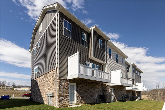 408 Scharberry Ln, Mars Boro, PA 16046