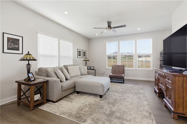 408 Scharberry Ln, Mars Boro, PA 16046