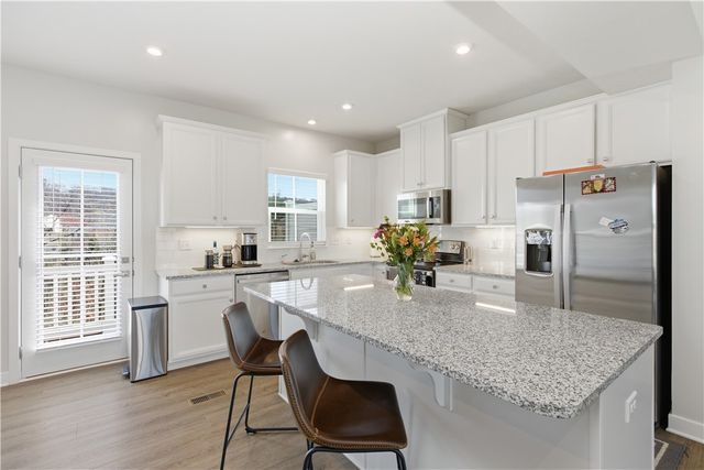 408 Scharberry Ln, Mars Boro, PA 16046