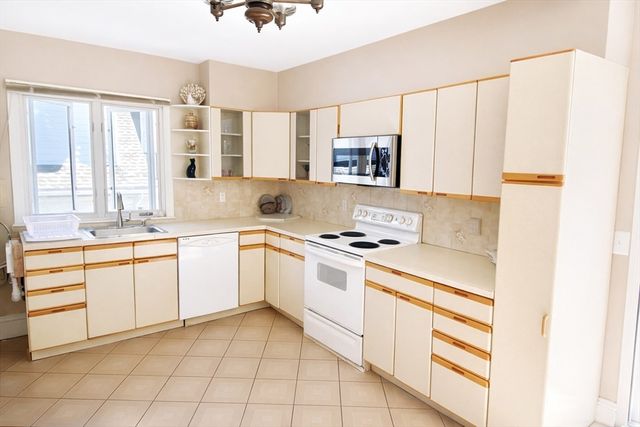 208 Rawson Road 3, Brookline, MA 02445