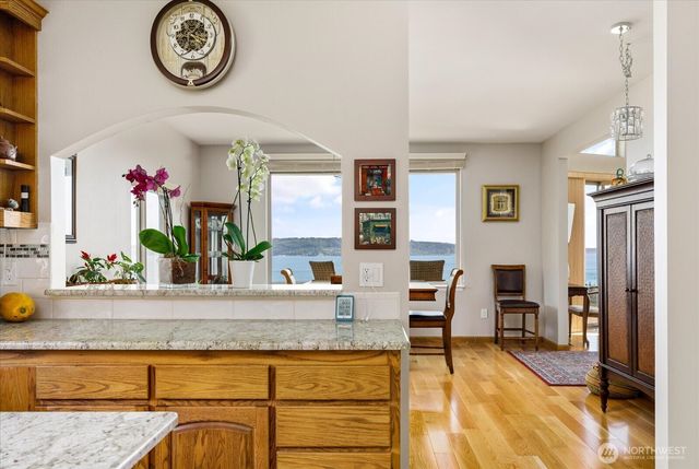2364 Strawberry Point Road, Oak Harbor, WA 98277