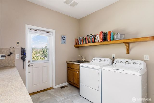 2364 Strawberry Point Road, Oak Harbor, WA 98277