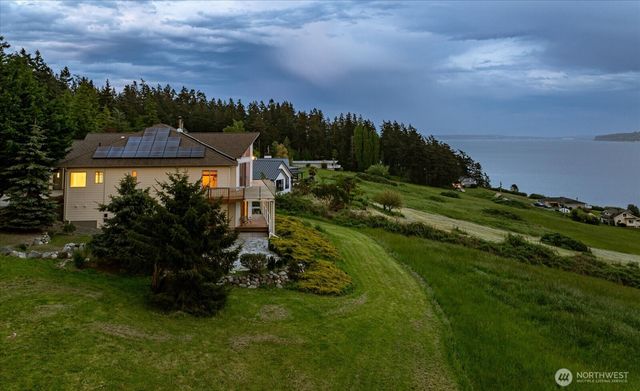 2364 Strawberry Point Road, Oak Harbor, WA 98277