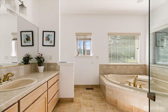2364 Strawberry Point Road, Oak Harbor, WA 98277