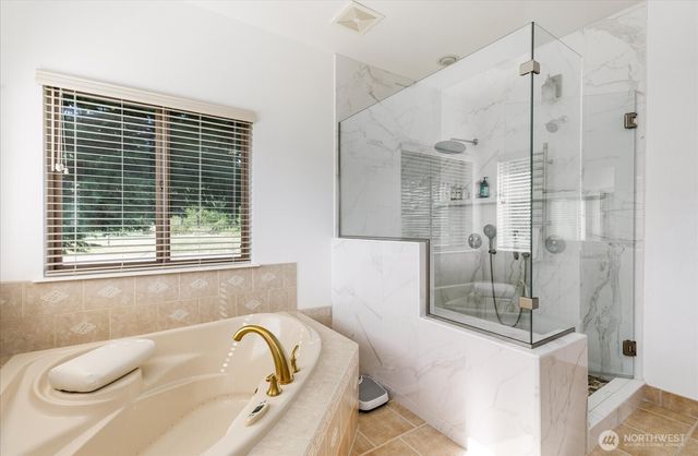 2364 Strawberry Point Road, Oak Harbor, WA 98277