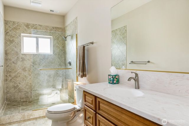 2364 Strawberry Point Road, Oak Harbor, WA 98277