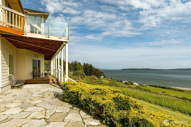 2364 Strawberry Point Road, Oak Harbor, WA 98277