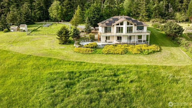 2364 Strawberry Point Road, Oak Harbor, WA 98277
