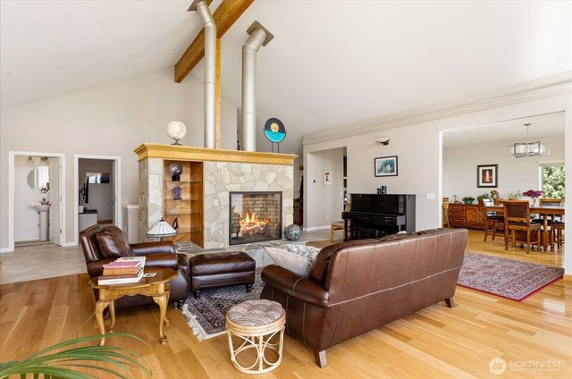2364 Strawberry Point Road, Oak Harbor, WA 98277