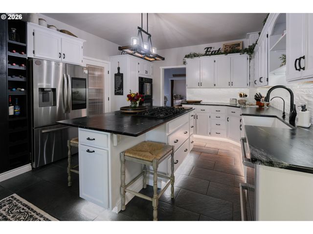 2355 A St, Forest Grove, OR 97116