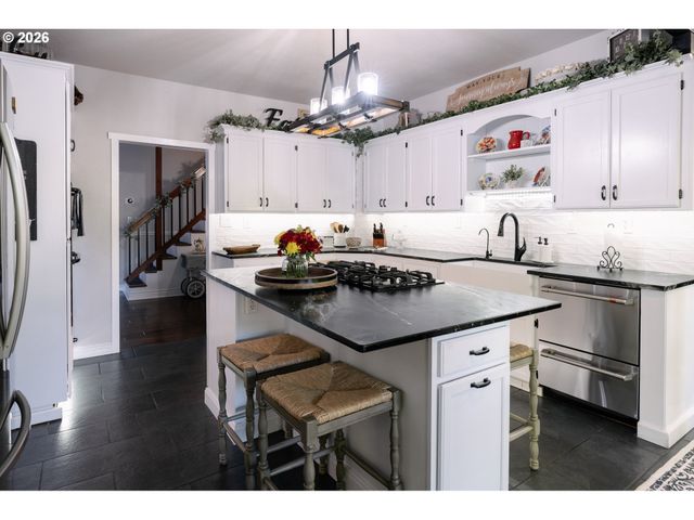 2355 A St, Forest Grove, OR 97116