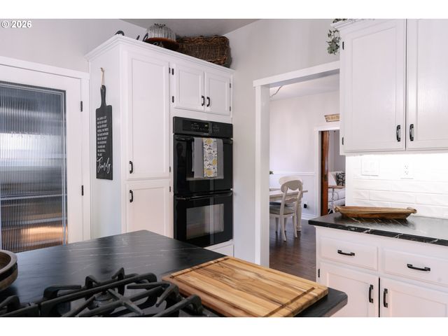 2355 A St, Forest Grove, OR 97116