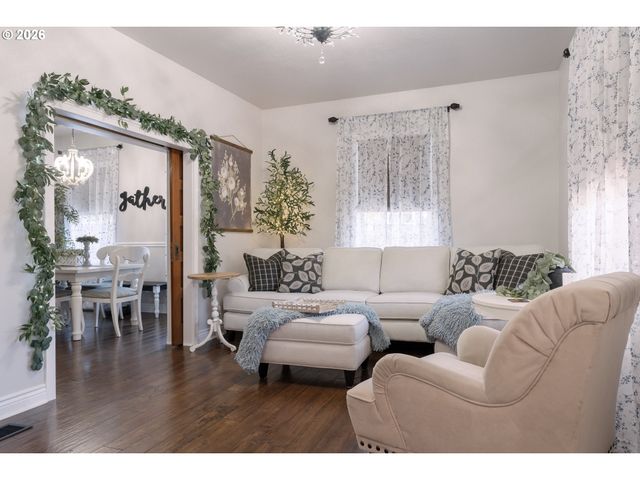 2355 A St, Forest Grove, OR 97116