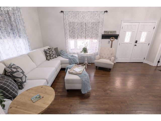 2355 A St, Forest Grove, OR 97116