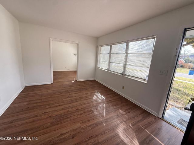 7609 TACONY Drive, Jacksonville, FL 32277